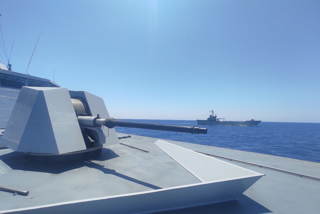 القوات البحرية المصرية واليونانية تنفذان تدريباً بحرياً عابراً بنطاق الأسطول الشمالي