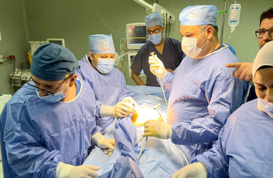  الهيئة العامة للمستشفيات  تنظم قافلة طبية في جراحات الأطفال بمستشفى سوهاج التعليمي | صور 
