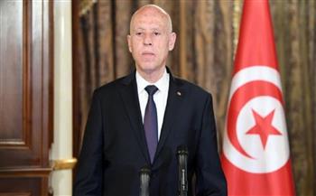   الرئيس التونسي يبحث مع قادة المجلس الأعلى للجيوش عددا من القضايا المختلفة