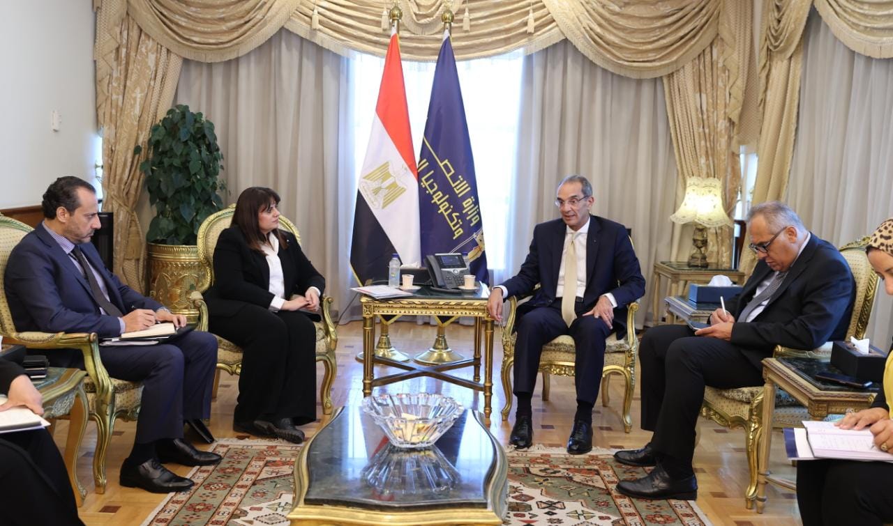 وزير الاتصالات المصريون بالخارج ثروة قومية وحريصون على رعاية مصالحهم 