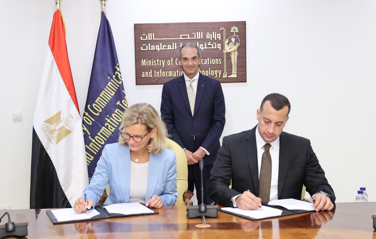 الاتصالات توقع اتفاقية مع الاتحاد الدولي لاستضافة مصر لمؤتمر منظمي الاتصالات 