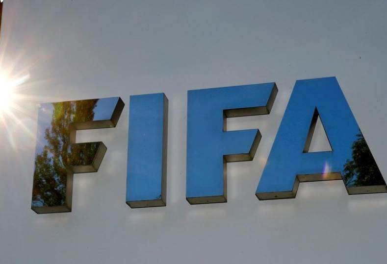 فيفا يطلق برنامج لتنمية المهارات الرقمية لمسئولي كرة القدم في العالم