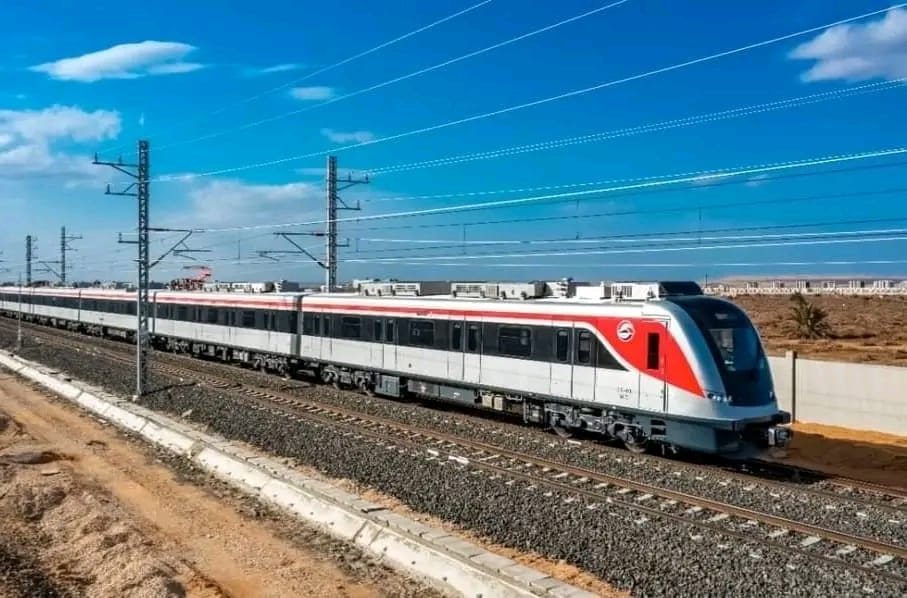 تحويلات مرورية لتنفيذ أعمال إنشاء مسار القطار الكهربائي السريع  أكتوبر  أبو سمبل
