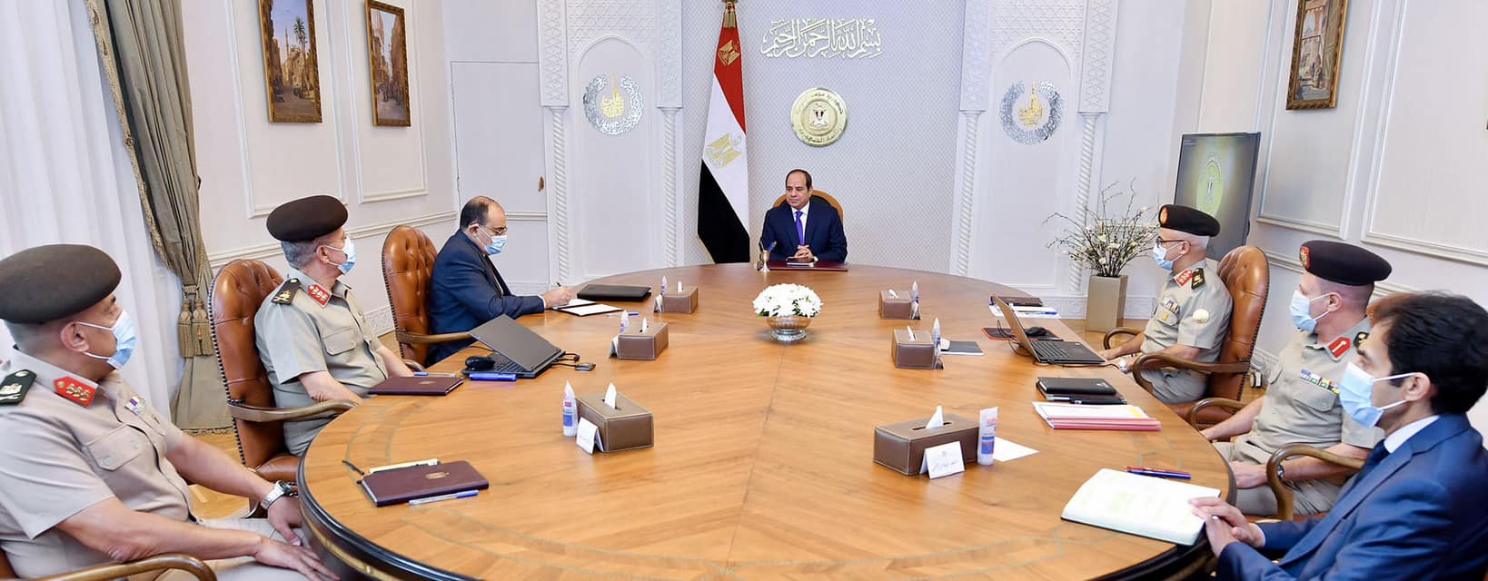 الرئيس السيسي يستعرض الاستفادة من الأراضي والمسطحات بمحيط القاهرة الكبرى وتطوير الحدائق بمحيط القلعة