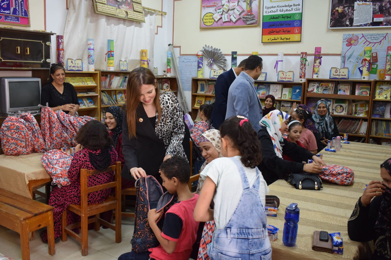  شباب حماة الوطن  تنظم زيارة لإحدى مدارس المعادي