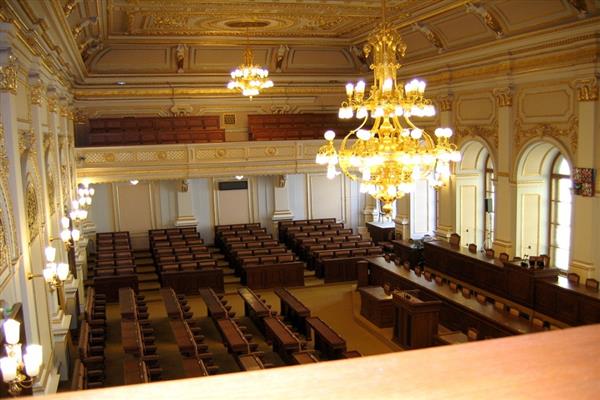 بدء الجولة الأولى للانتخابات البلدية ومجلس الشيوخ في التشيك