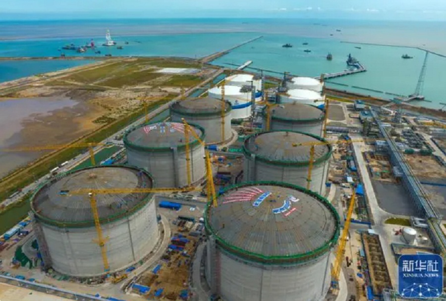 الصين اكتمال بناء الهيكل الرئيسي لأكبر محطة لتخزين الغاز الطبيعي المسال