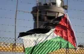إضراب  أسيرا فلسطينيا عن الطعام داخل سجون الاحتلال رفضا لاعتقالهم الإداري