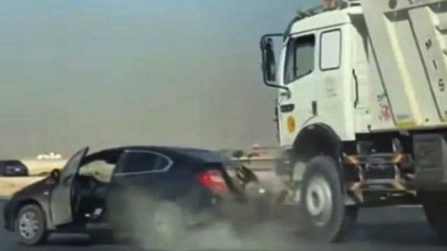 "سائق النقل" و"ضرب المتهم".. لماذا نسخت النيابة صورة من قضية سائق طريق السويس المتهور؟