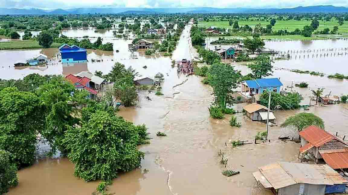 الإعصار نورو يصل إلى اليابسة في فيتنام ويتسبب في أضرار وفيضانات