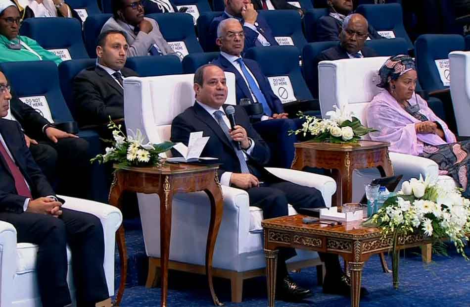 الرئيس السيسي العاصمة الإدارية جزء من برنامج مصري ضخم لتقليل الانبعاثات ولدينا  مدينة من مدن الجيل الرابع