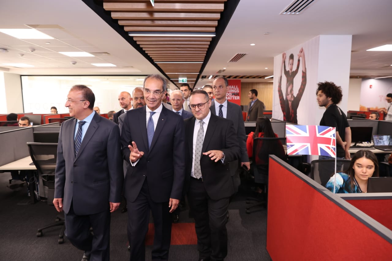 وزير الاتصالات يفتتح المقر الجديد لشركة فودافون للخدمات الدولية بمحافظة الإسكندرية | صور