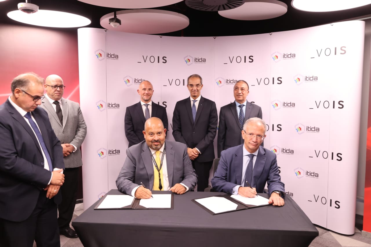 وزير الاتصالات يفتتح المقر الجديد لشركة فودافون للخدمات الدولية (VOIS) بمحافظة الإسكندرية 