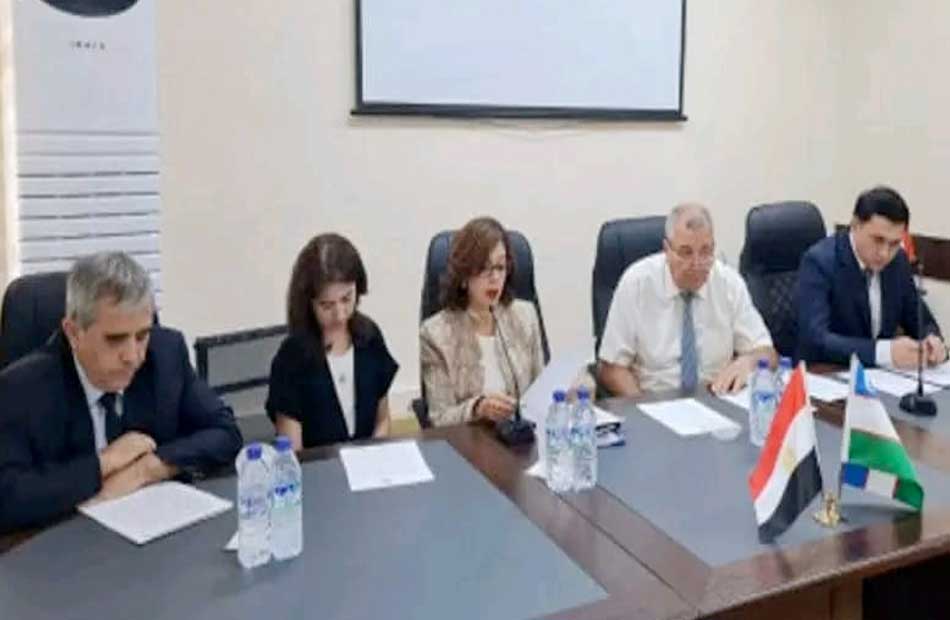 سفيرة مصر لدى أوزبكستان تشارك في الاحتفال بتسليم شحنة من المساعدات الطبية لعلاج الالتهاب الكبدي الوبائي |صور