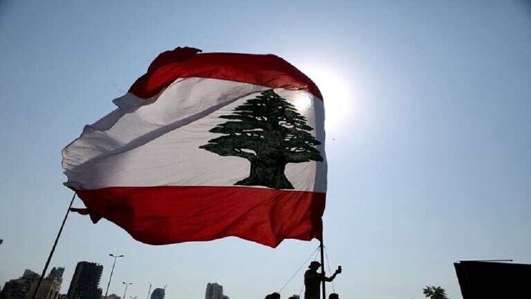لبنان وقفة لأصحاب الودائع المحتجزة بالبنوك تزامنا مع تحقيقات الوفد الأوروبي مع مصرفيين لبنانيين بقضايا فساد