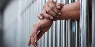 السجن المشدد 5 سنوات لعامل لاتهامه بتعاطي المخدرات بمركز دار السلام