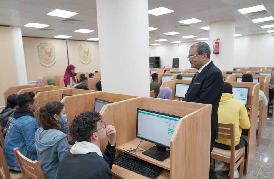  رئيس جامعة سوهاج: خطة محكمة لتطوير العملية التعليمية والتحول الرقمى
