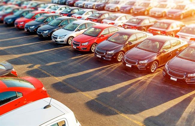 وزارة التجارة تكشف حقيقة وقف الإفراج عن السيارات المستوردة لمدة  أشهر
