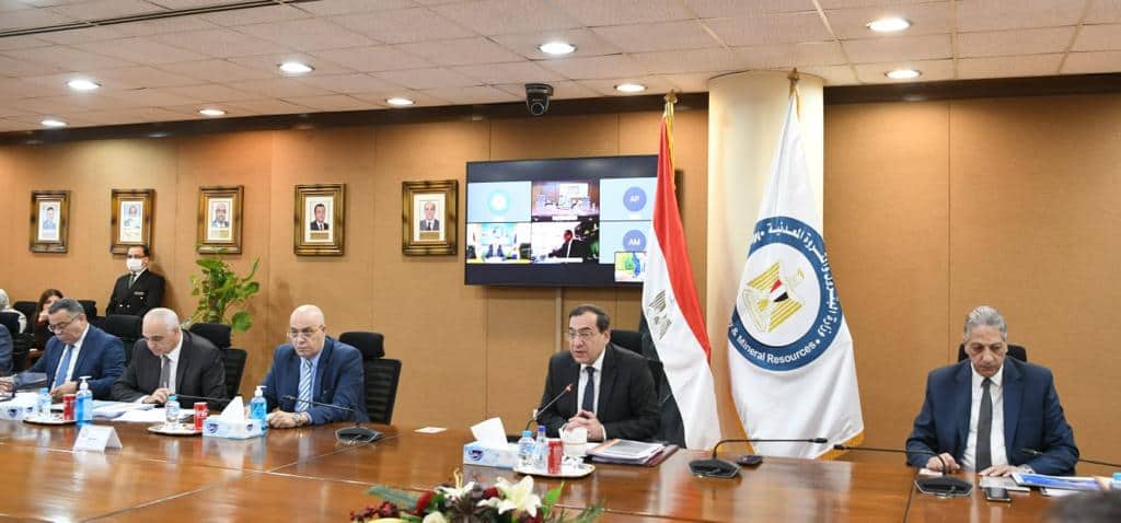 وزير البترول خلال ترأسه جمعيات شركات الإسكندرية والعامرية 