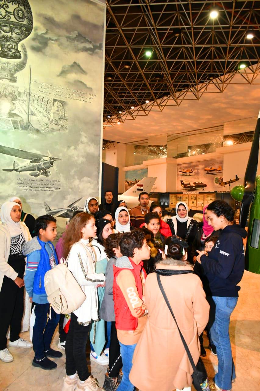 زيارة خاصة لأطفال البرنامج التثقيفي للطفل بالمتحف الجوي
