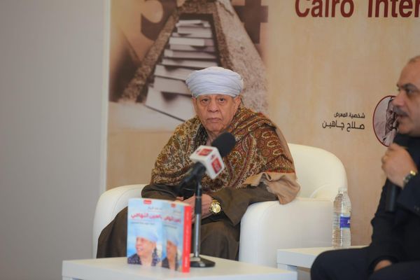 الدكتور محمد الباز مع الشيخ ياسين التهامي خلال الندوة