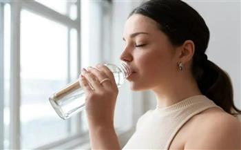 حصوات وشيخوخة مبكرة  أضرار تفوق توقعاتك عند إهمالك لشرب الماء