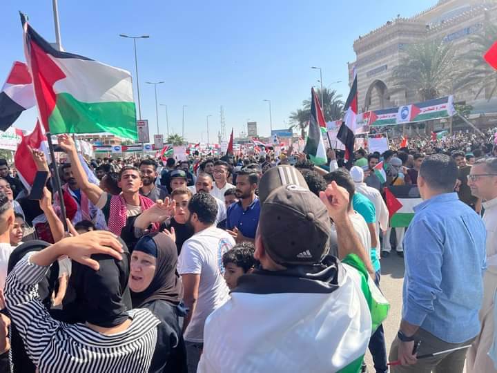 مسيرة بالآلاف في محيط ميدان الحصري للتنديد بحصار غزة