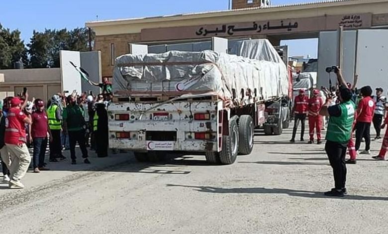 رشوان حجم المساعدات  الطبية  التي تم إدخالها إلى قطاع غزة حتى الأمس بلغ  طنا و الغذائية   طنا