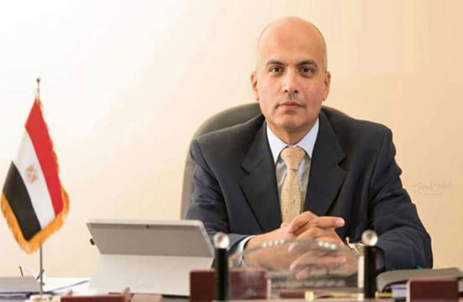 رئيس جامعة عين شمس يبحث مع وفد منظمة اليونسكو تعزيز التعاون
