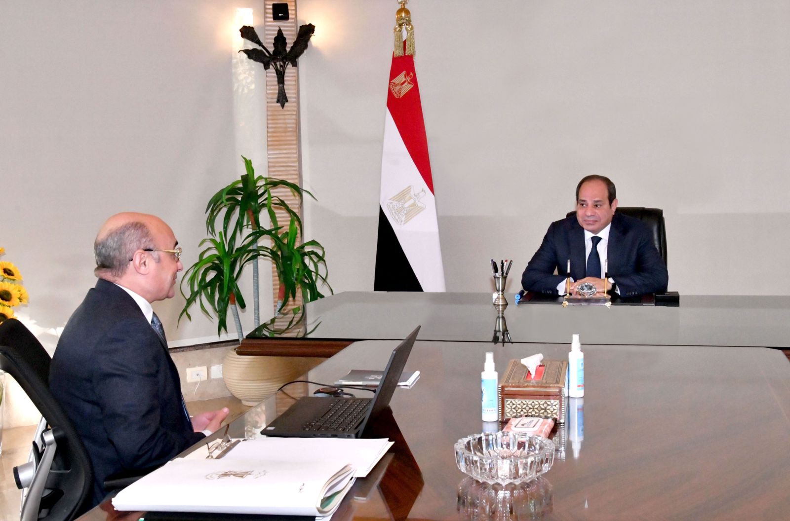 الرئيس السيسي يجتمع مع وزير العدل ويطلع على أبرز محاور تطوير منظومة التقاضي على مستوى الجمهورية