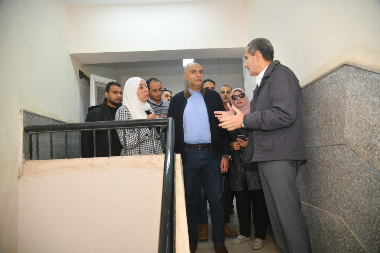 محافظ الغربية يراجع موقف جاهزية  مقار انتخابية للرئاسة في السنطة| صور