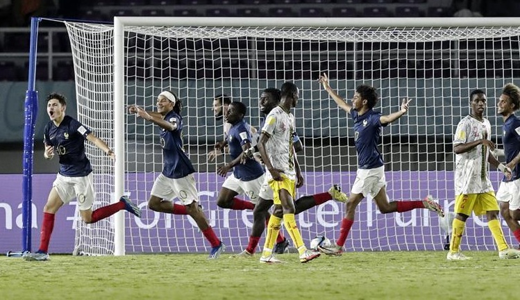 فرنسا تتغلب على مالي وتضرب موعدا مع ألمانيا بنهائي كأس العالم للناشئين