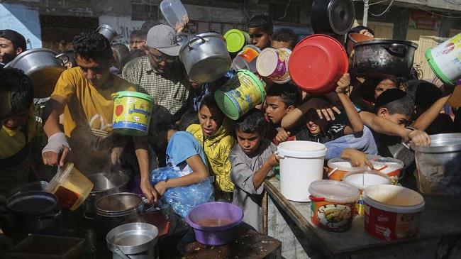  الأغذية العالمي  ربع سكان غزة على بعد خطوة واحدة من المجاعة