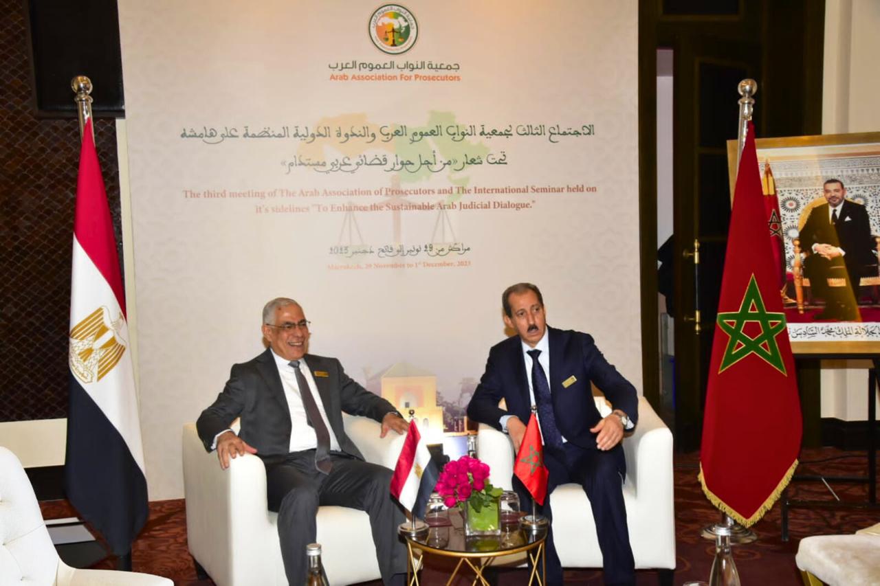 النائب العام يلتقي رئيس النيابة العامة للمملكة المغربية على هامش اجتماع النواب العرب