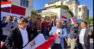 القاهرة الإخبارية من لندن المصريون سعداء بالمشاركة في الانتخابات الرئاسية 