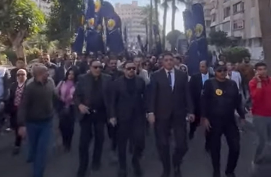 ;حماة الوطن; ينظم مسيرة بالأعلام للمشاركة في الانتخابات الرئاسية بمنطقة سموحة في الإسكندرية | فيديو