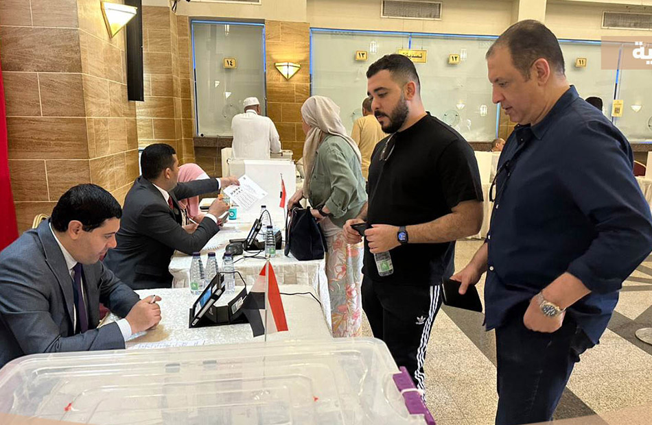 إقبال كبير وفعّال من المصريين بالخارج في السعودية على مقار اللجان الانتخابية بجدة والرياض| صور  