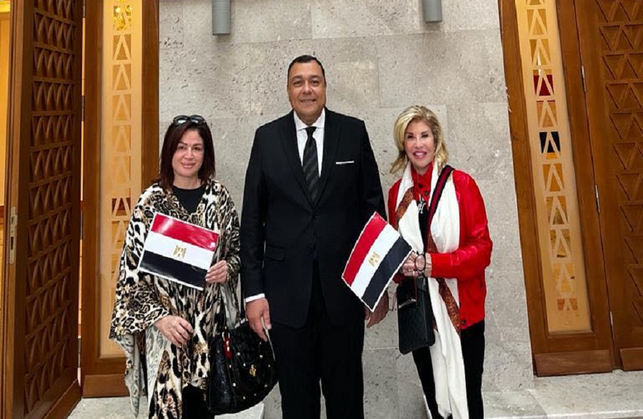 هاله سرحان والهام شاهين تدليان بصوتهما في الانتخابات الرئاسية  بلجنة السفارة المصرية بتونس 