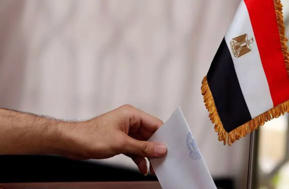رئيس حزب الشعب الديمقراطي يدعو المصريين إلى تكثيف التواجد في مقار الانتخابات