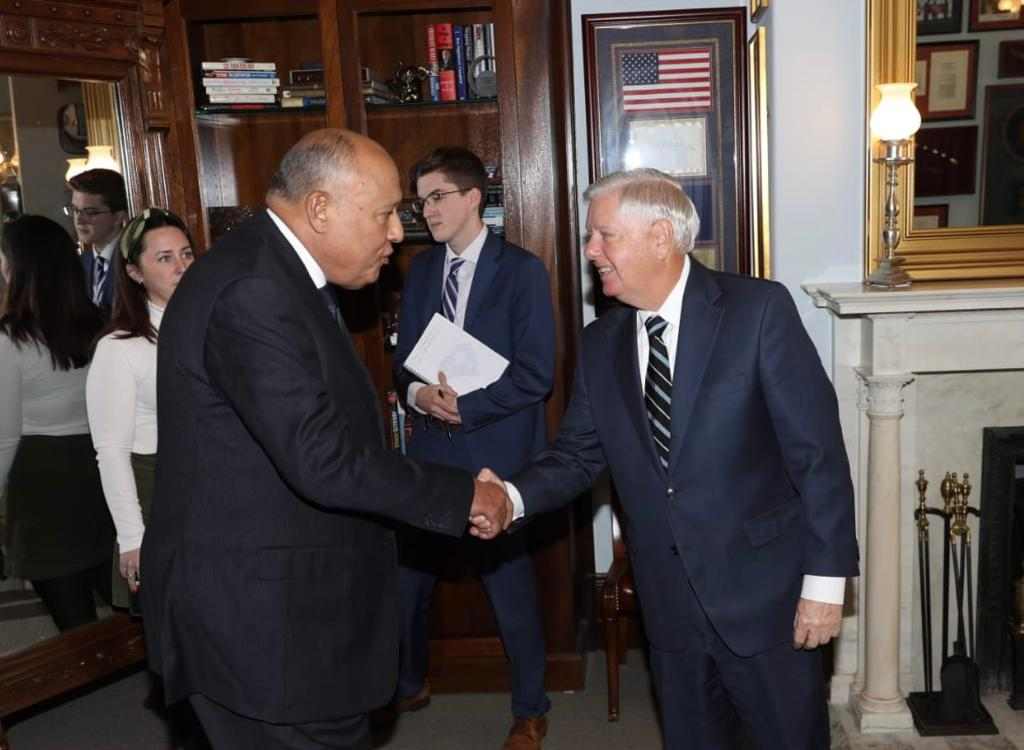 أعضاء بالشيوخ الأمريكي ديمقراطيون يؤكدون إستراتيجية العلاقات الأمريكية المصرية وضرورة العمل على تعزي