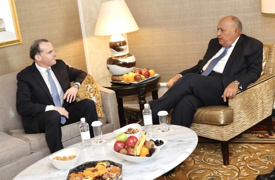 وزير الخارجية يُناقش تردي الأوضاع الإنسانية والأمنية في غزة مع منسق البيت الأبيض للشرق الأوسط