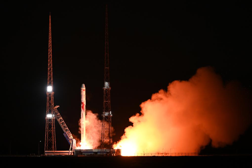 الصين تطلق الصاروخ الحامل  تشوتشيويه واي  لإرسال ثلاثة أقمار اصطناعية إلى الفضاء