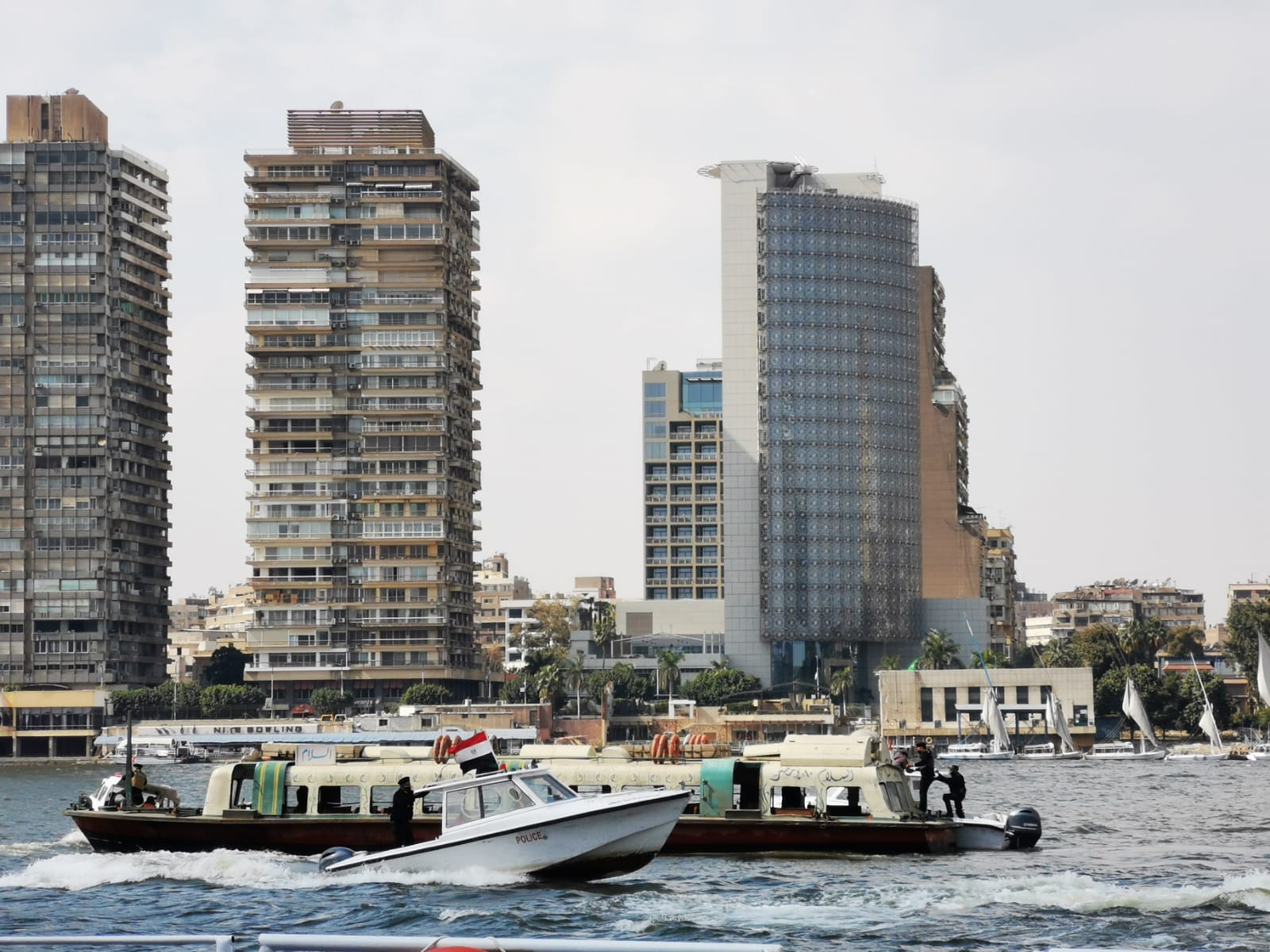 بعروض مميزة وقدرات أمنية فائقة الداخلية تحتفل بعيد الشرطة بمجرى نهر النيل |صور