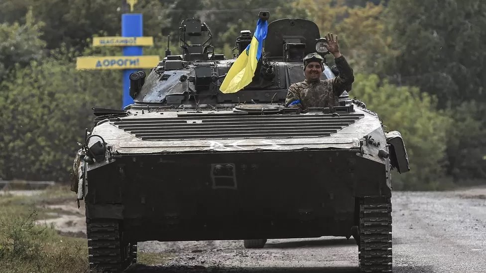 موسكو السيطرة على طريق إمدادات القوات الأوكرانية في باخموت