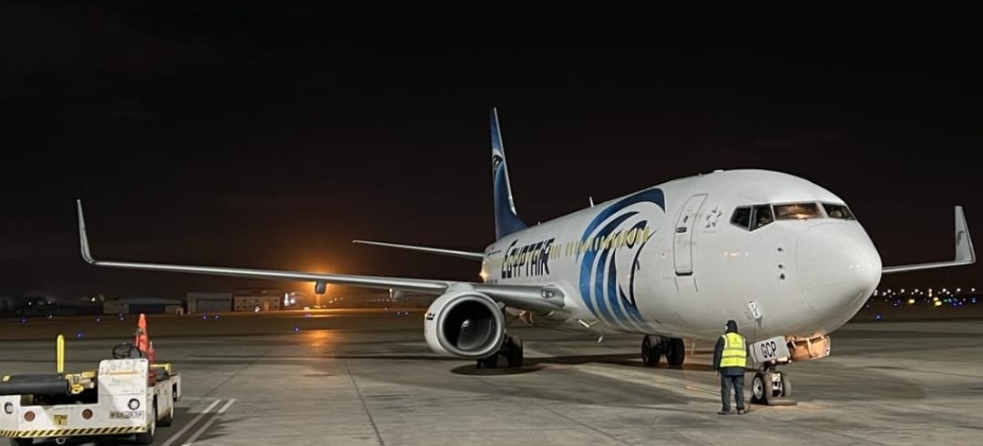 طائرة الشحن الجديدة تنضم لأسطول مصر للطيران 