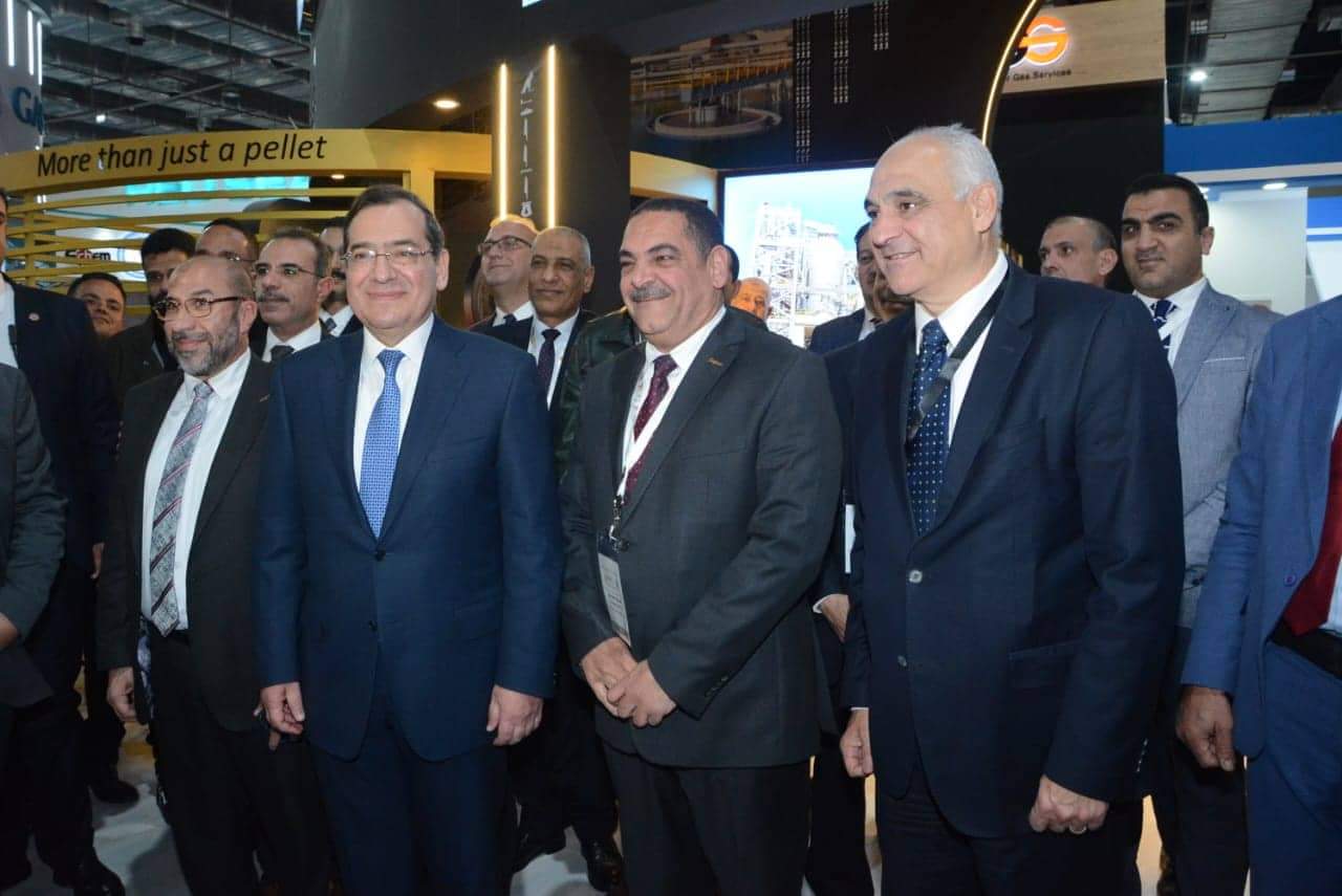 وزير البترول يتفقد جناح سيدبك خلال مؤتمر ومعرض مصر الدولي للبترول EGYPS