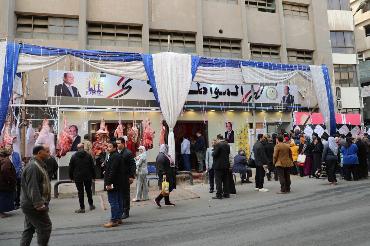 نائب محافظ القاهرة يفتتح منفذًا لبيع السلع في شارع الصحافة ببولاق أبو العلا  | صور - بوابة الأهرام