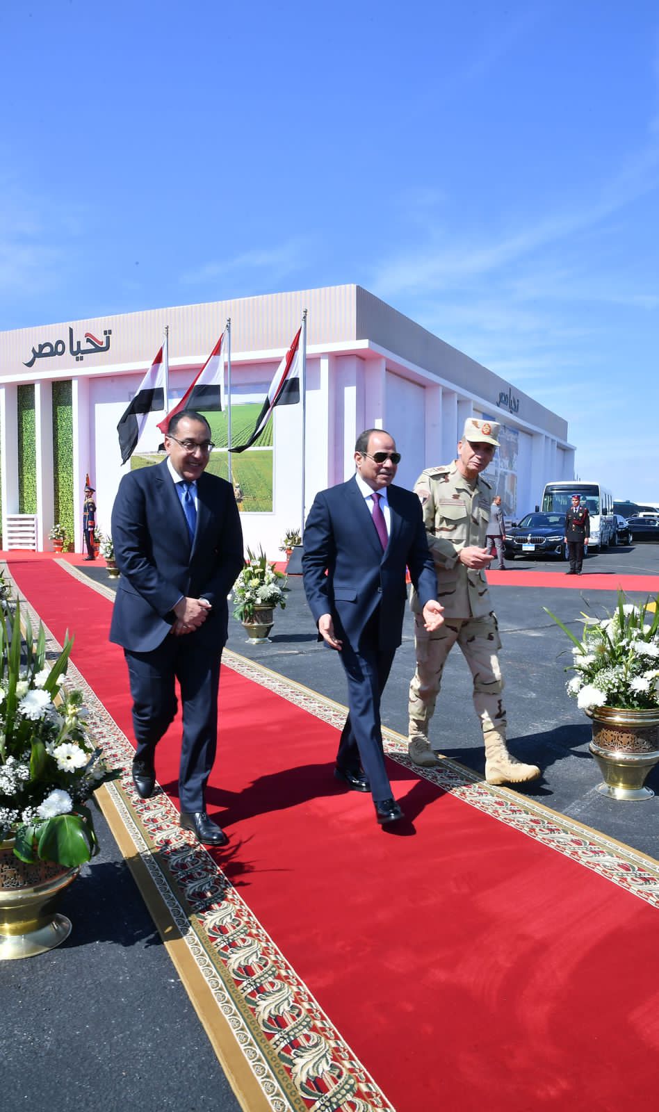   تفقد الرئيس السيسي اصطفاف المعدات المشاركة في تنفيذ خطة الدولة لتنمية وإعمار سيناء