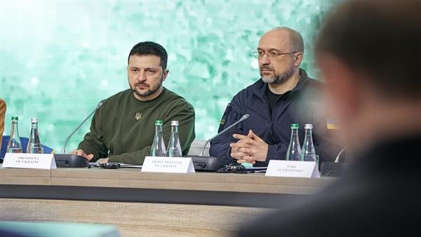 زيلينسكي يؤكد على مواصلة  تطهير الدولة  بحضور القيادة العامة لقواته المسلحة