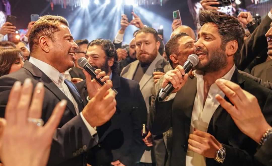 لأول مرة.. عمرو دياب وتامر حسني يُغنيان معًا من حفل زفاف أحمد عصام
